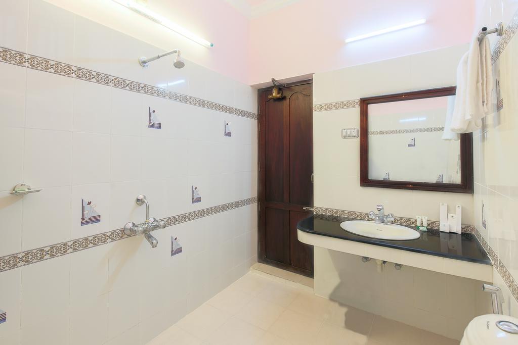 Treebo Moonlight Hotel Thiruvananthapuram Luaran gambar